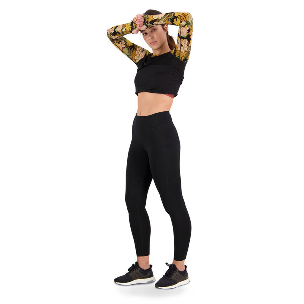 En T-Shirt, Merino Active Leggings i farven sort set forfra