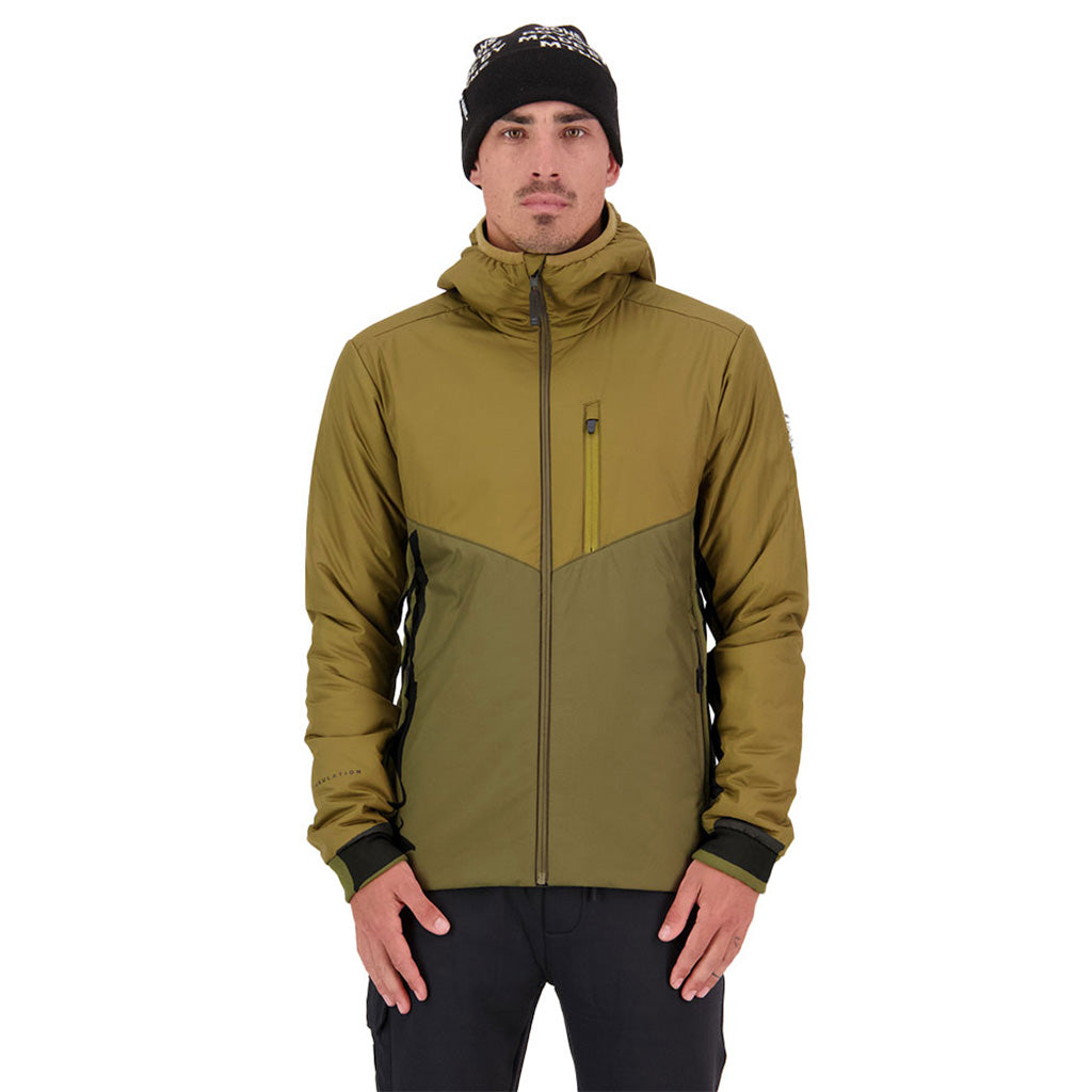 En Jakke, Arete Wool Insulation Hood i farven Forest Floor set forfra