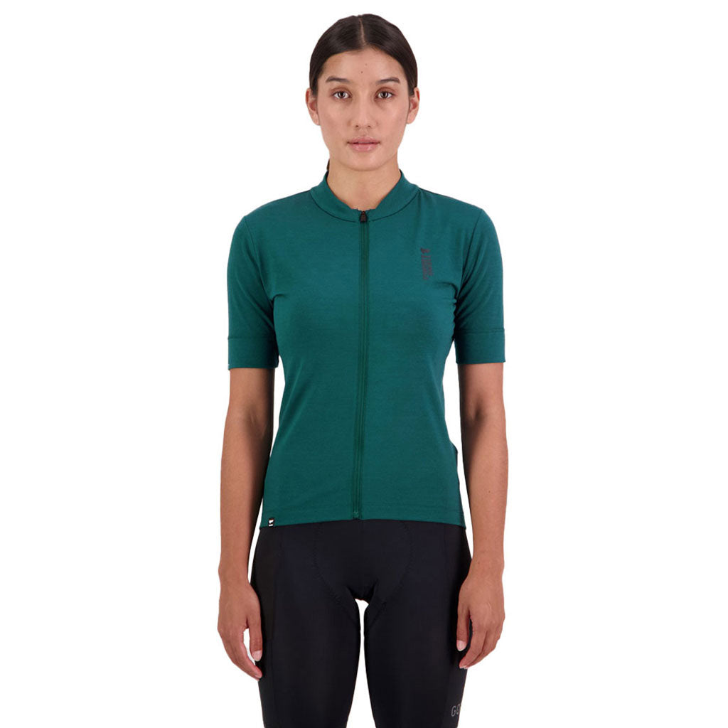 En Langærmet T-shirt, Roam Cargo Merino Shift Full Zip i farven Evergrøn set forfra