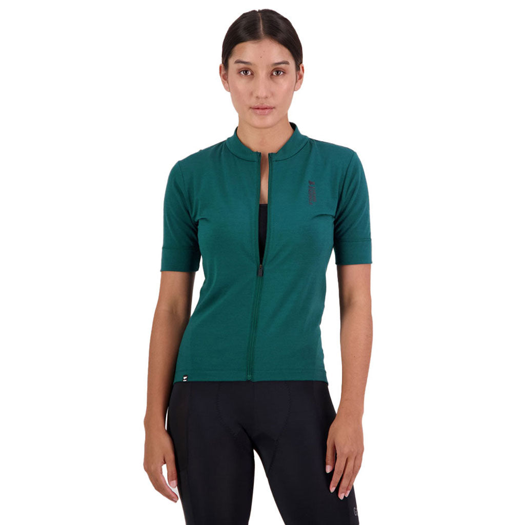 En Langærmet T-shirt, Roam Cargo Merino Shift Full Zip i farven Evergrøn set forfra