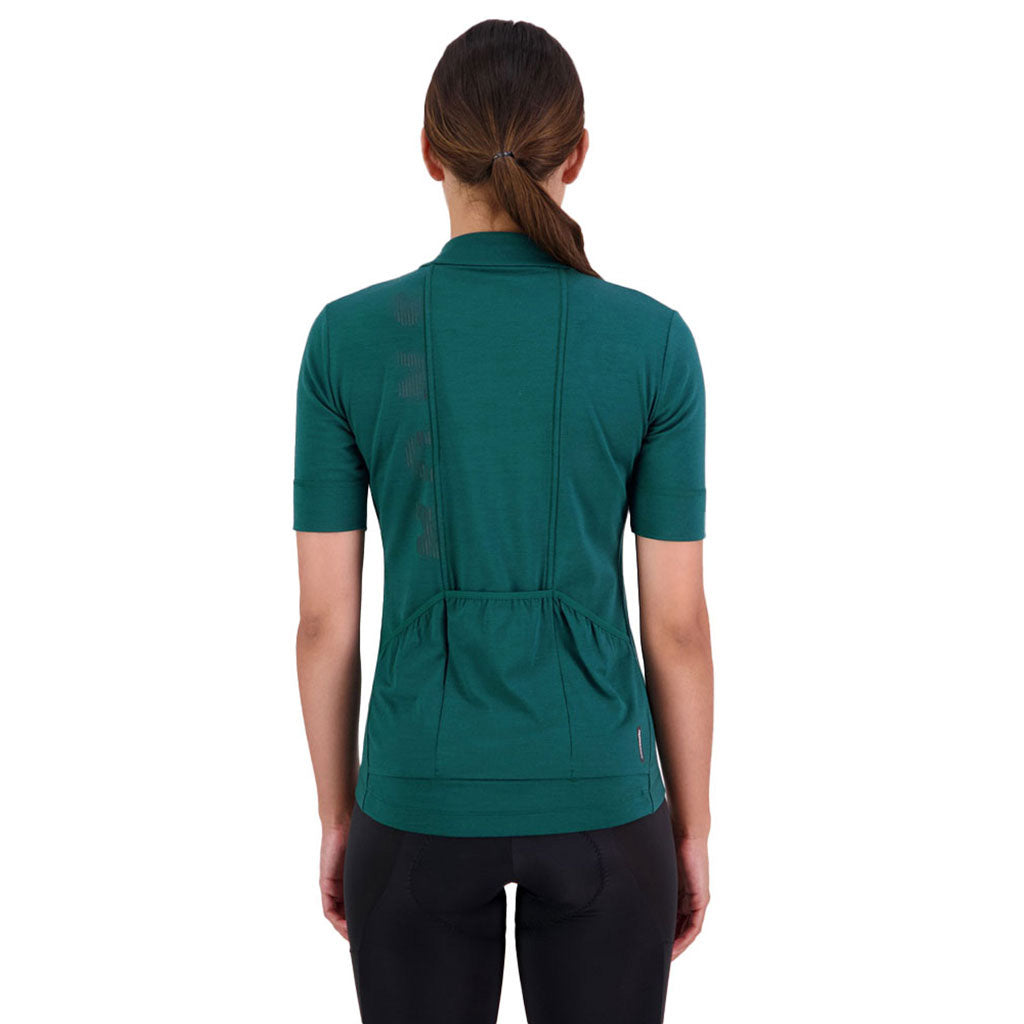 En Langærmet T-shirt, Roam Cargo Merino Shift Full Zip i farven Evergrøn set bagfra