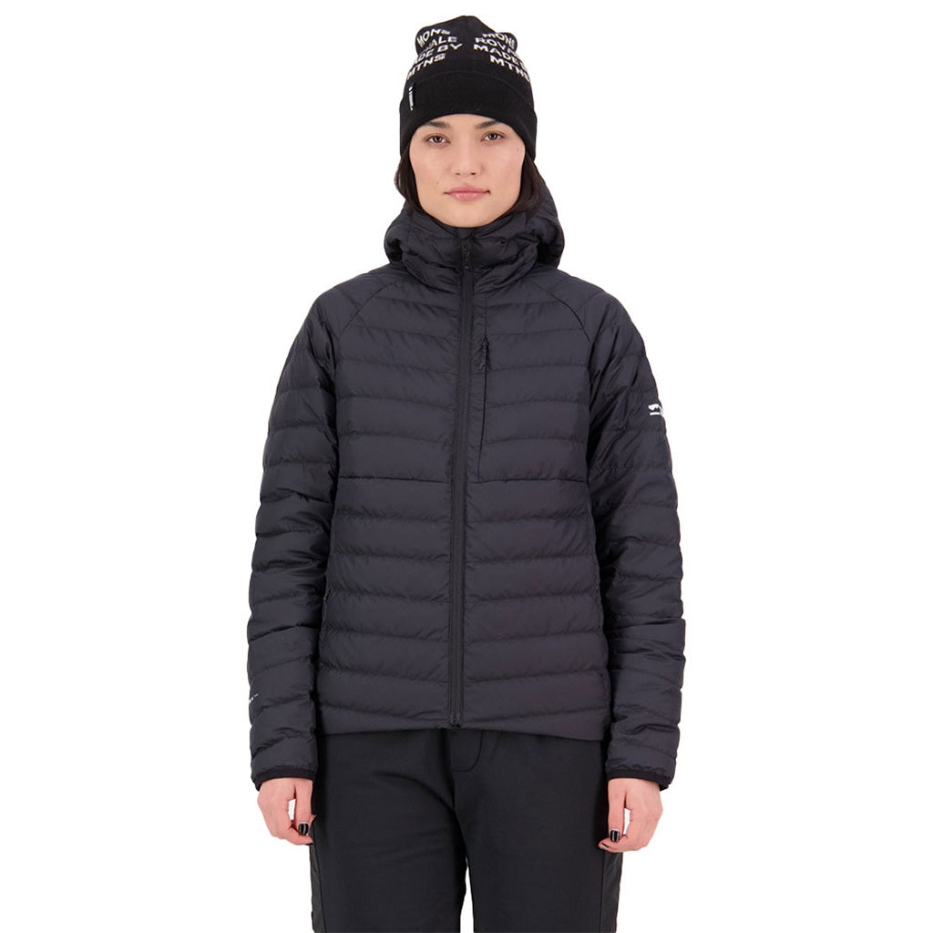 En Jakke, Atmos Wool Down Light Weight Packable Hood i farven sort set forfra