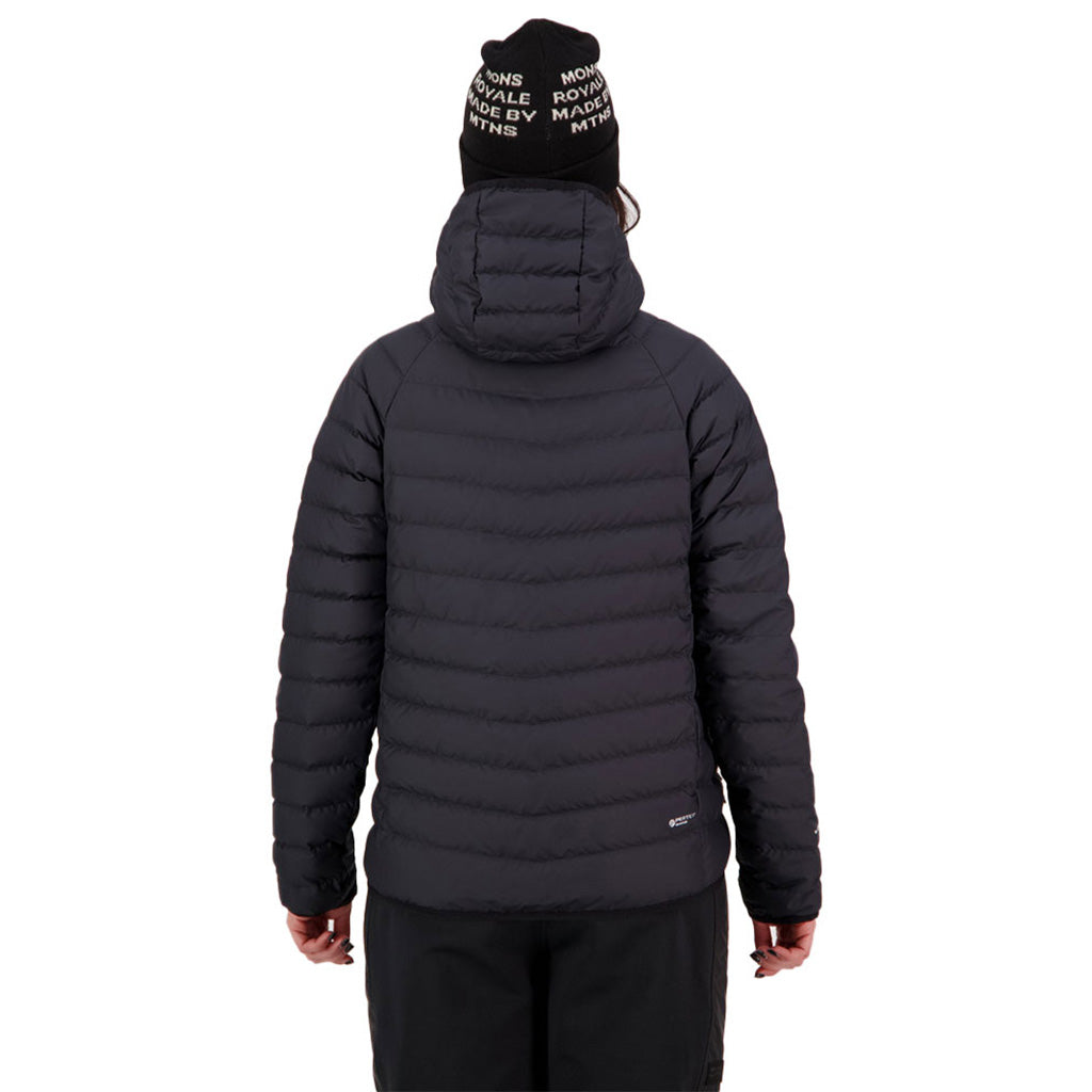 En Jakke, Atmos Wool Down Light Weight Packable Hood i farven sort set bagfra