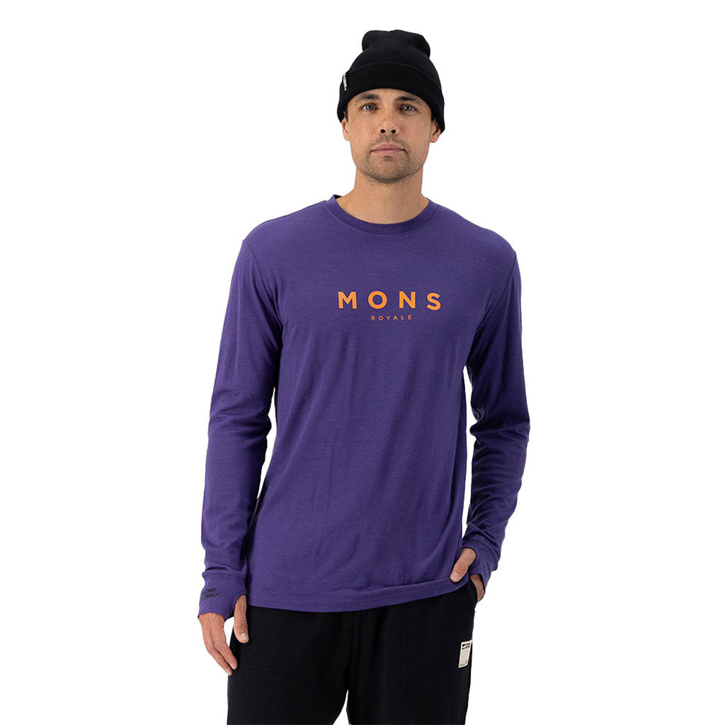 Yotei Classic LS Midlayer i farven Violet set forfra på model