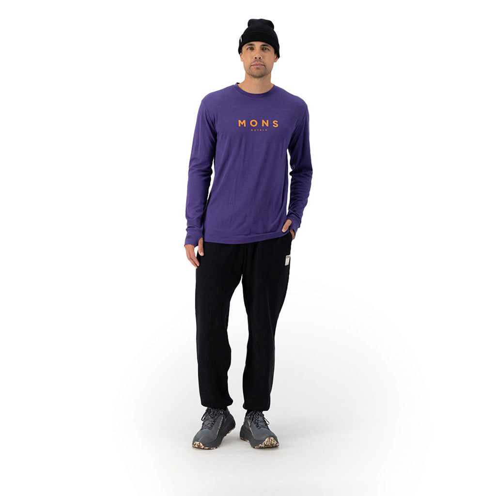 Yotei Classic LS Midlayer i farven Violet set forfra på model