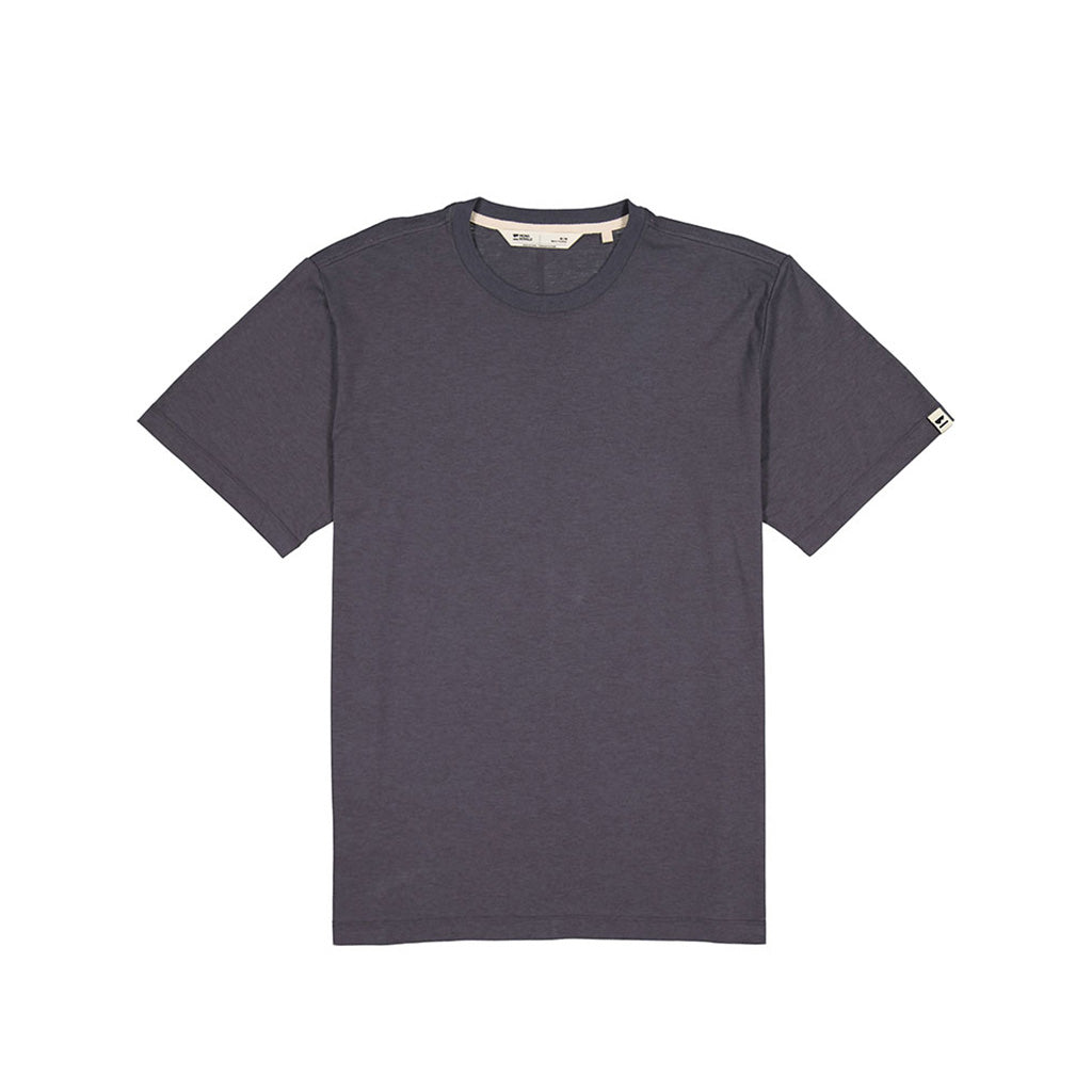 En T-Shirt, Yonder Merino Organic Cotton i farven sort set forfra