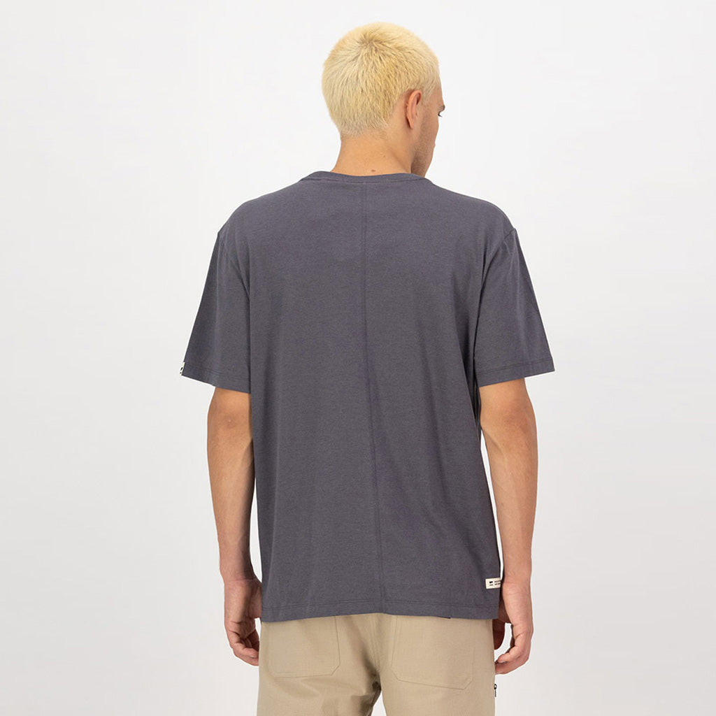 En T-Shirt, Yonder Merino Organic Cotton i farven sort set bagfra