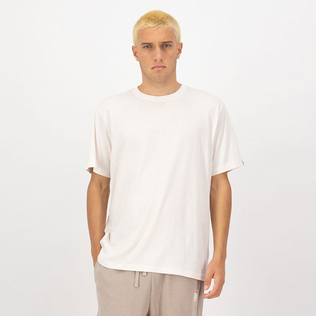 En T-Shirt, Yonder Merino Organic Cotton i farven hvid set forfra