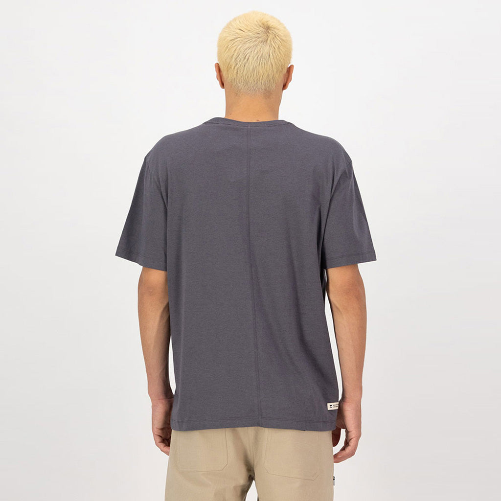 En T-Shirt, Yonder Merino Organic Cotton i farven sort set bagfra