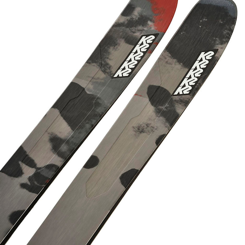 Mindbender 108TI Ski nærbillede af grafik