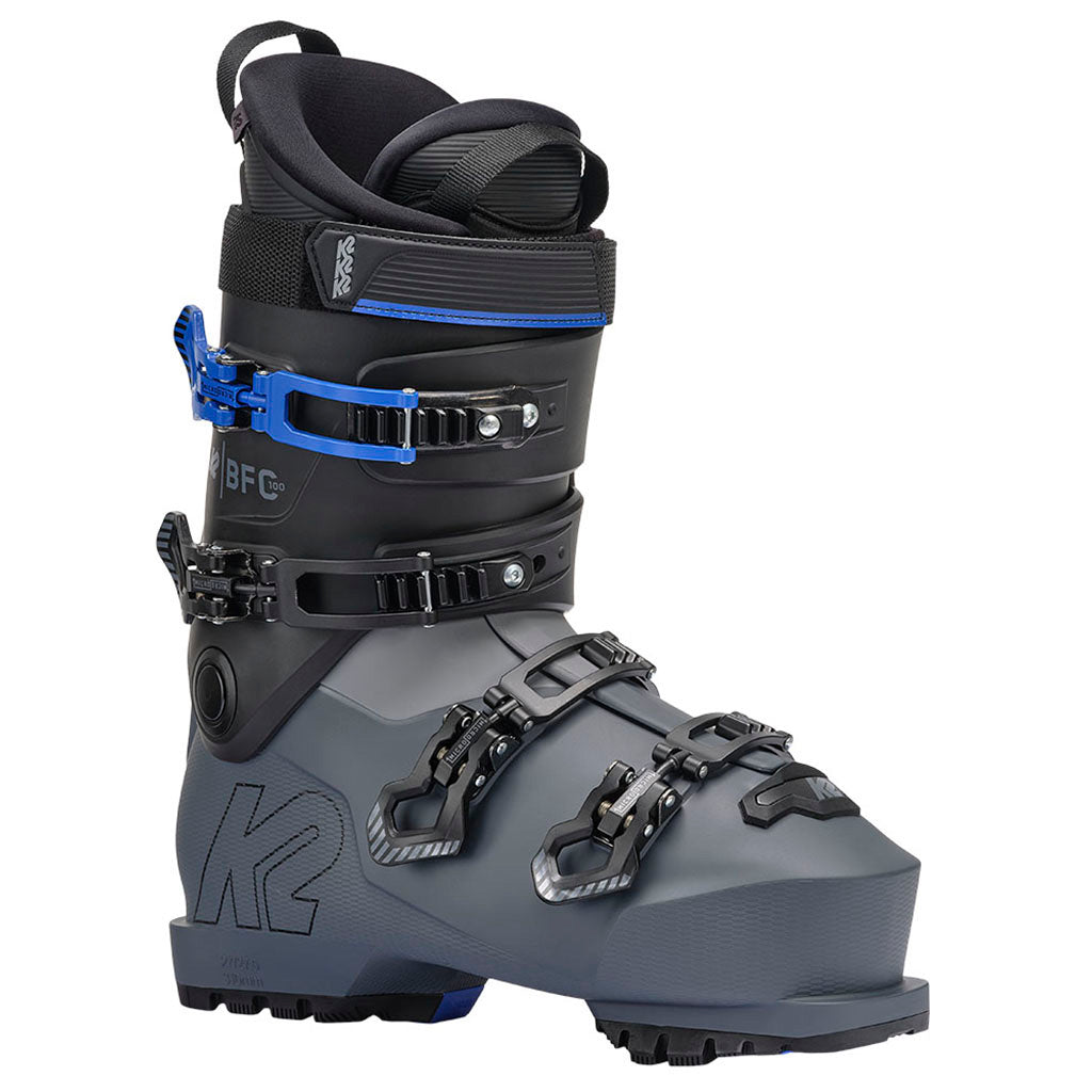BFC 100 Skistøvler i farven set fra en skrå vinkel
