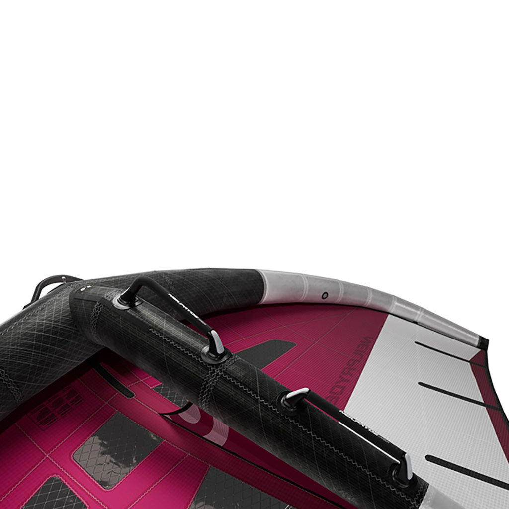 En Wing, Fly Ii Pro C2 i farven rød / hvid set i perspektiv