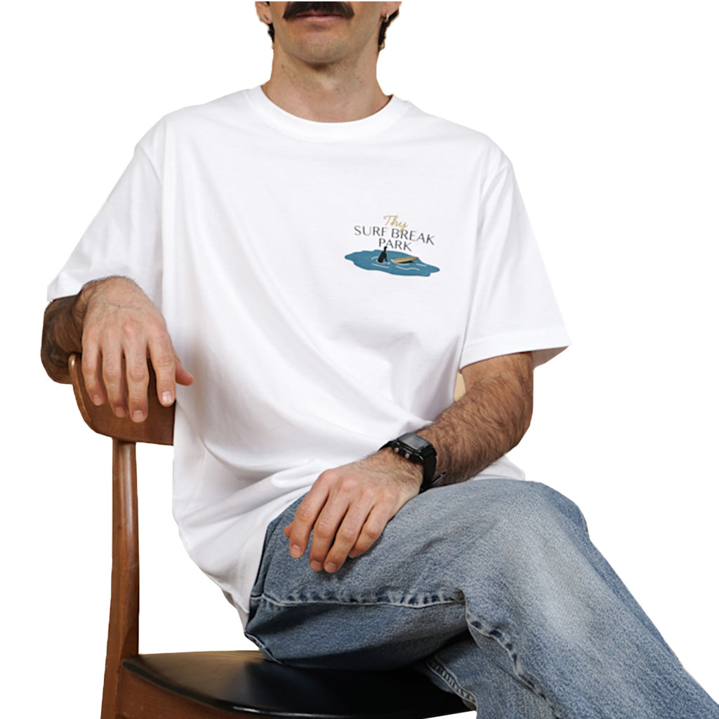 En T-Shirt, Surf Park CH Brushed i farven hvid set forfra på model