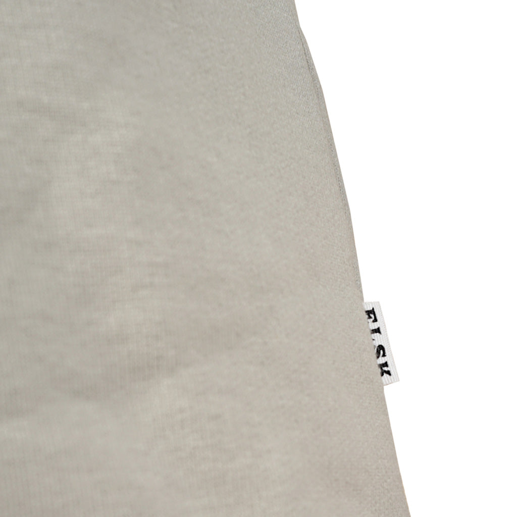 En Sweatshirt, Signed Men's Crewneck i farven SAND nærbillede af logo