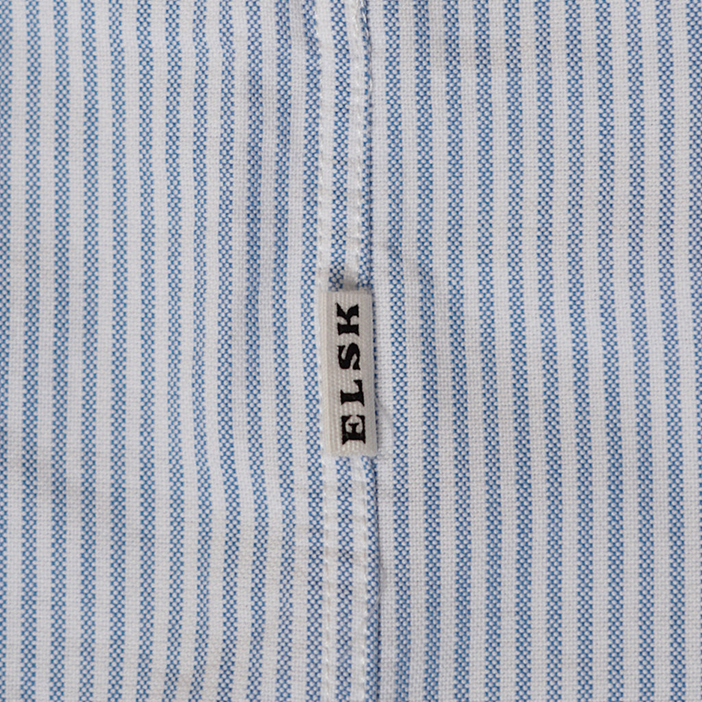 En Skjorte, Oxford Men's BD i farven blå nærbillede af logo