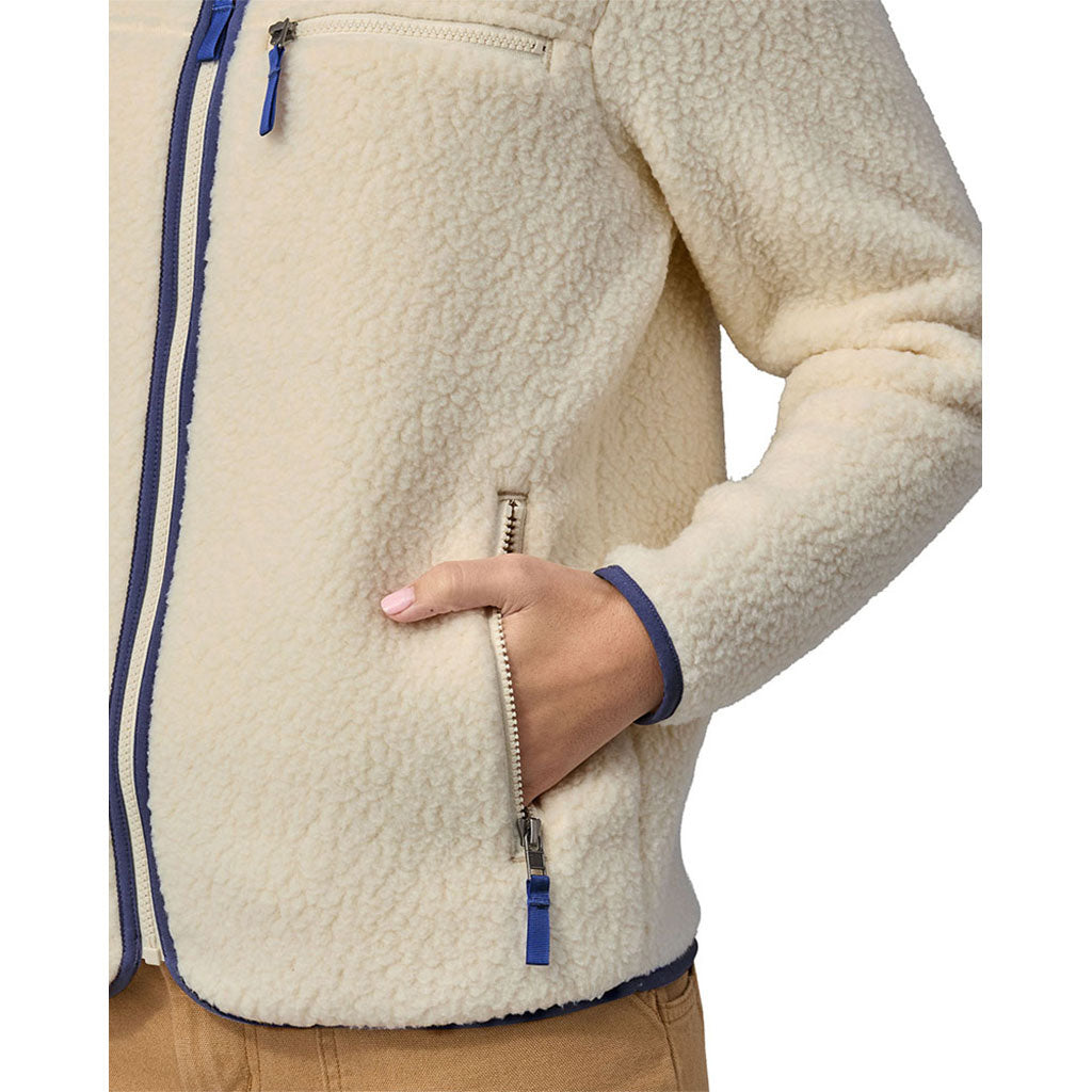 En Fleece, Retro Pile i farven Natural nærbillede
