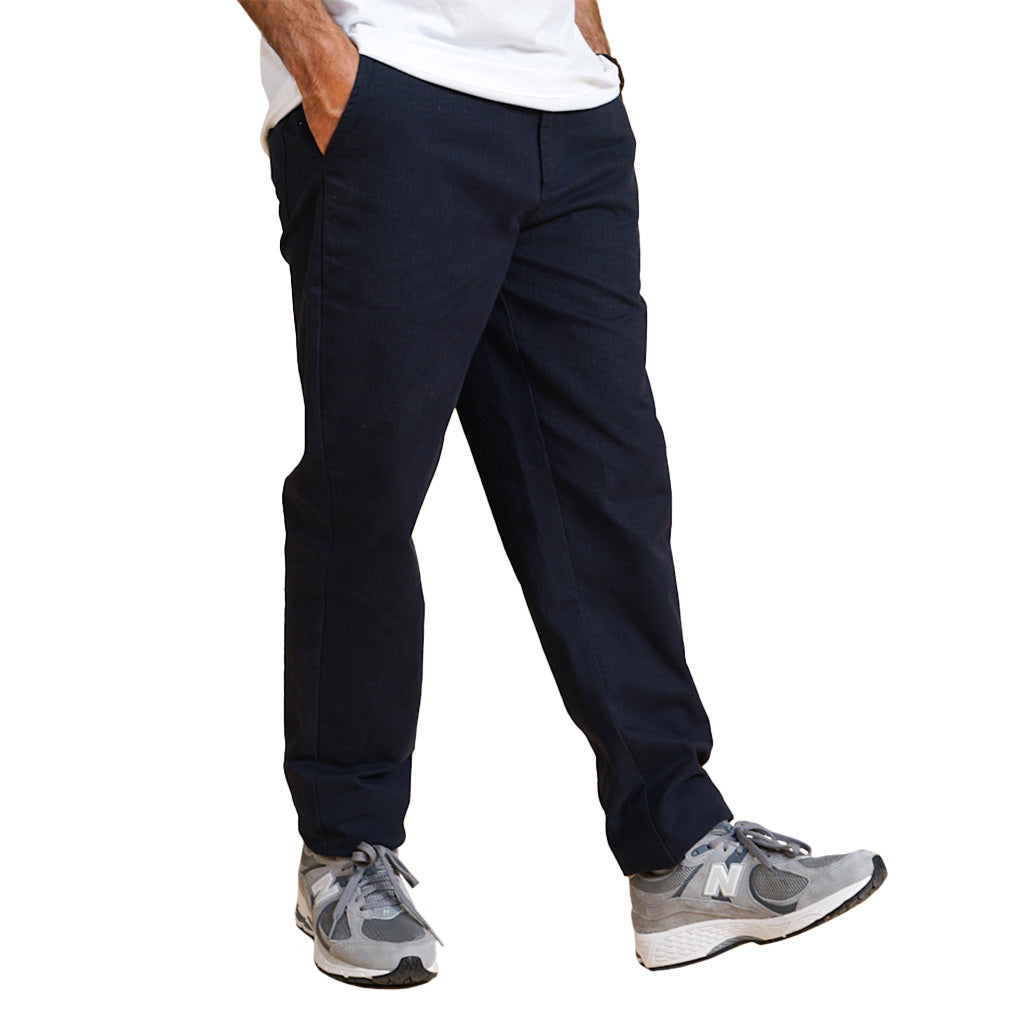 Ripstop Men's Bukser i farven Navy set forfra på model