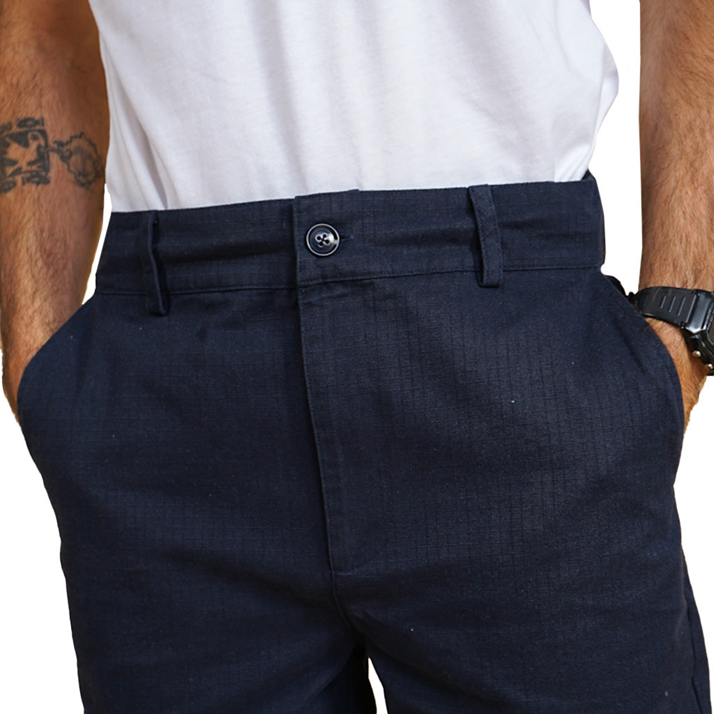 Ripstop Men's Bukser i farven Navy set forfra på model