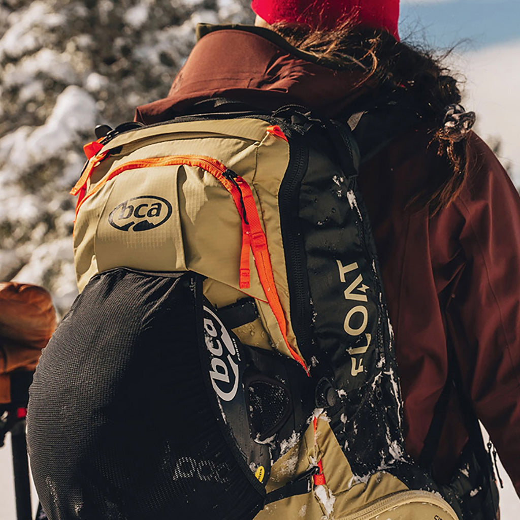 Bca Float E2 25L i farven Tan set bagfra