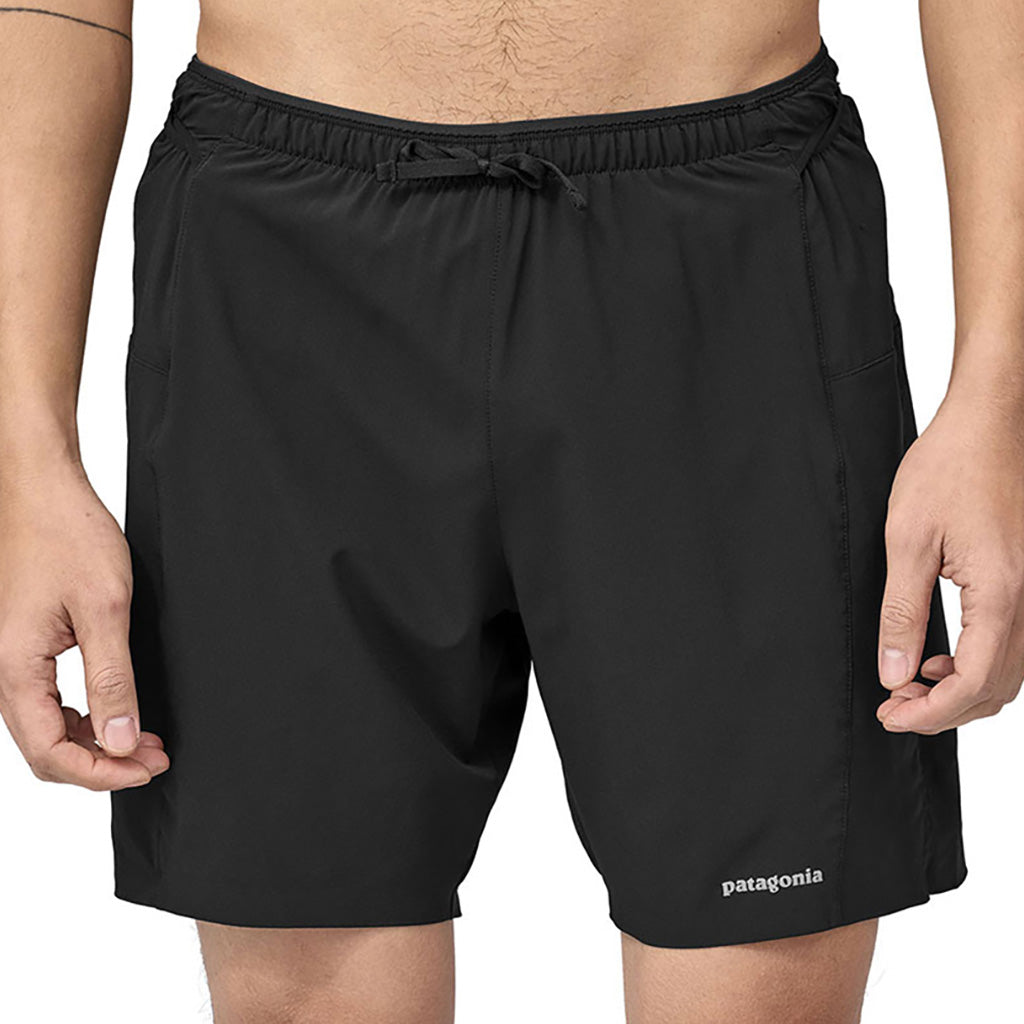 Strider Pro Shorts i farven sort set forfra