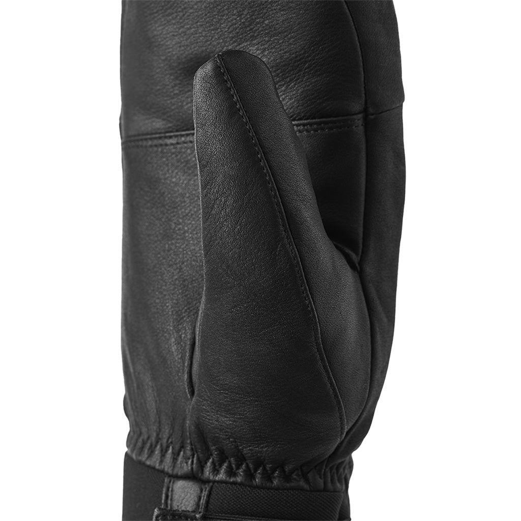 Omni Luffer i farven sort set fra venstre side