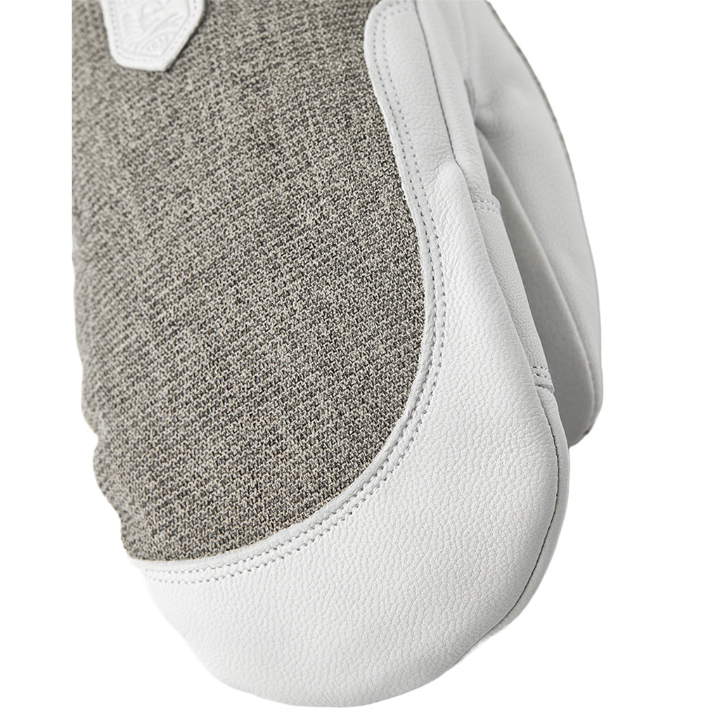 Army Leather Patrol Luffer i farven Light grå nærbillede af materiale