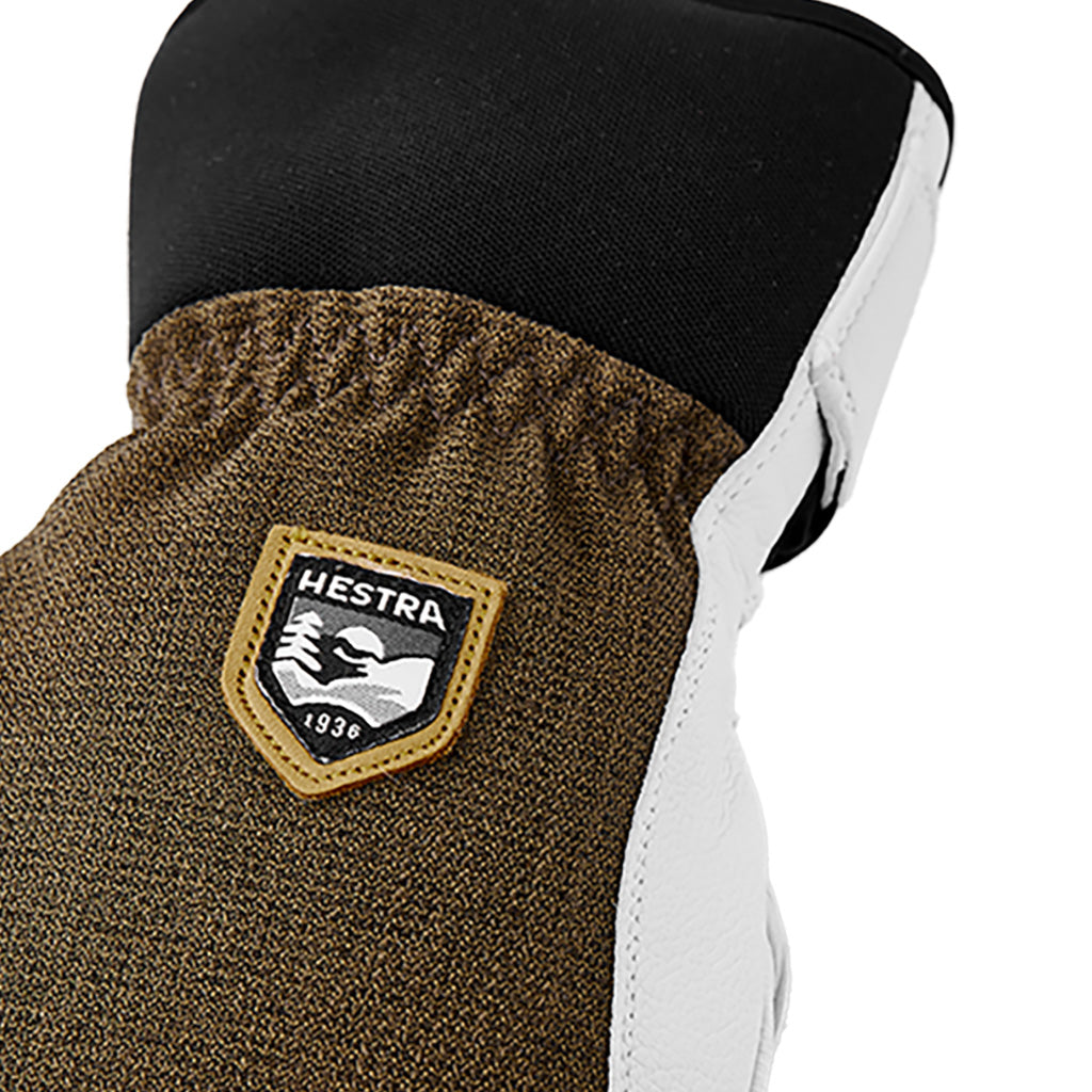 Army Leather Patrol Luffer i farven Olive nærbillede af logo