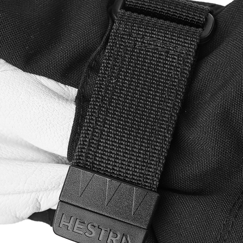 Heli Ski Luffer i farven sort/Offhvid nærbillede