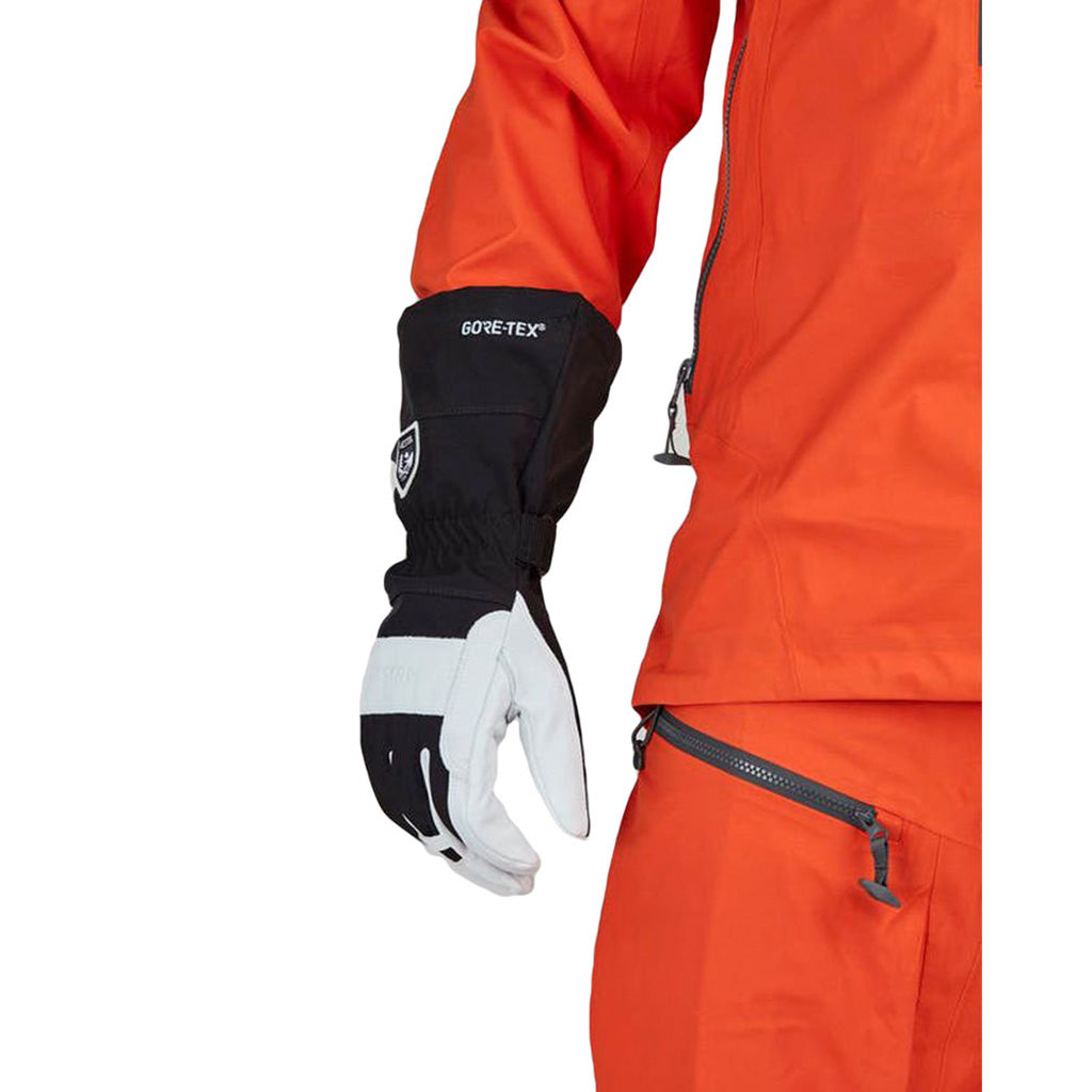 Army Leather Heli Ski GTX Handsker i farven Svart skrå vinkel