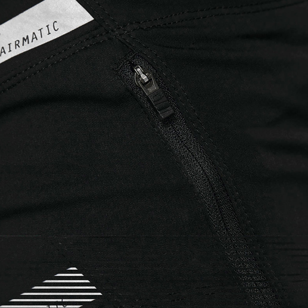 Airmatic Shorts Cykelshorts i farven sort detalje af lynlås