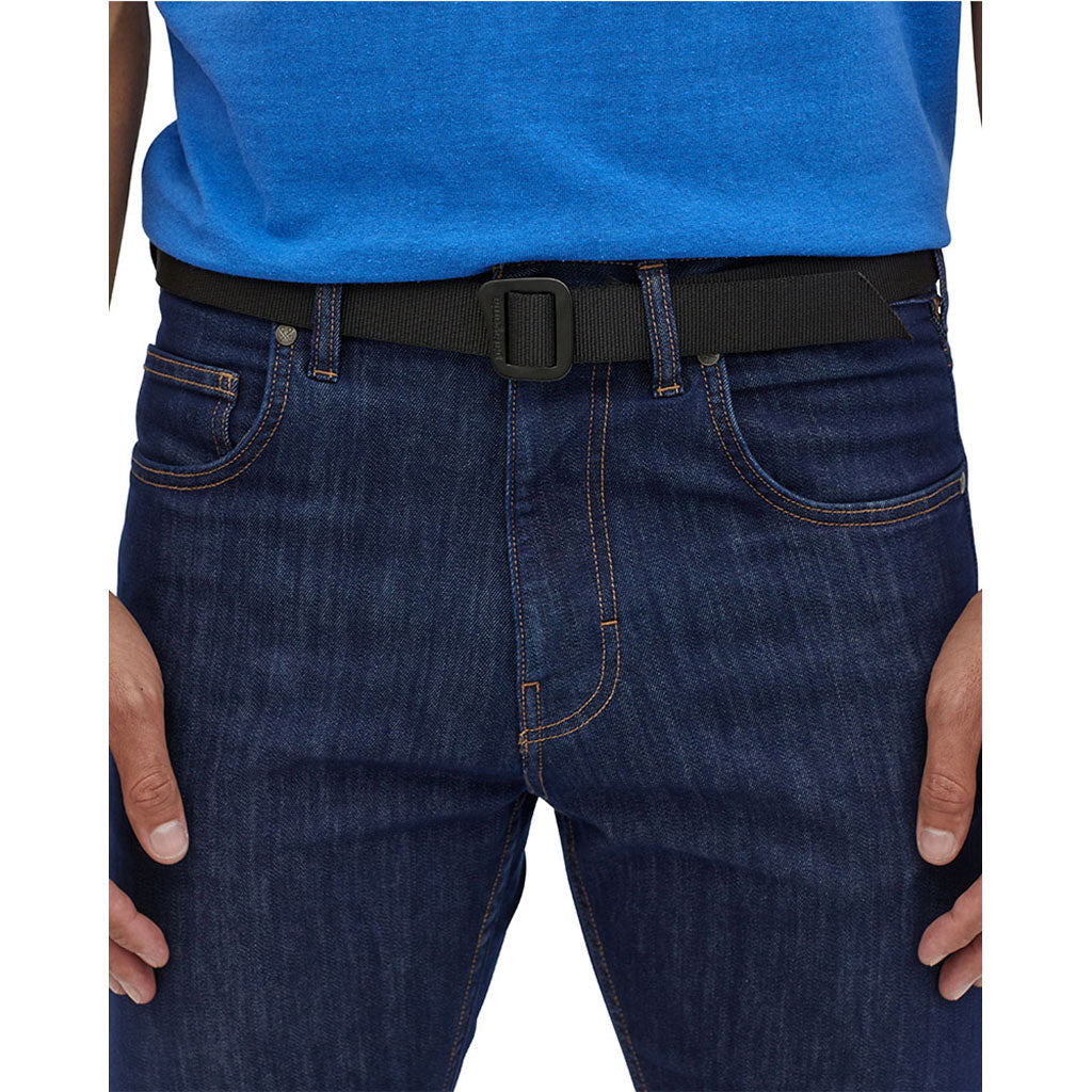 Et bælte, Friction i farven sort set forfra på model