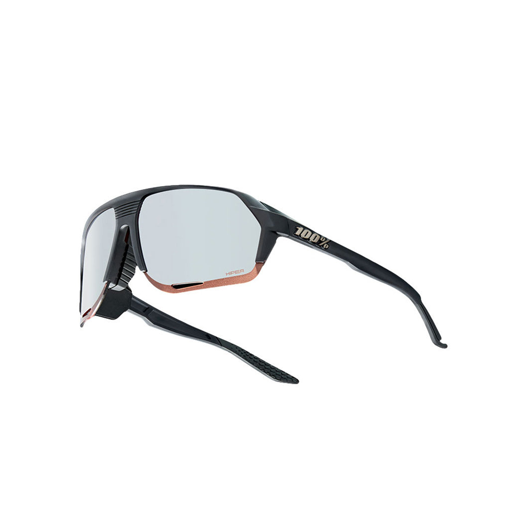 Norvik Solbriller i farven Soft Tact Crystal sort set fra venstre side