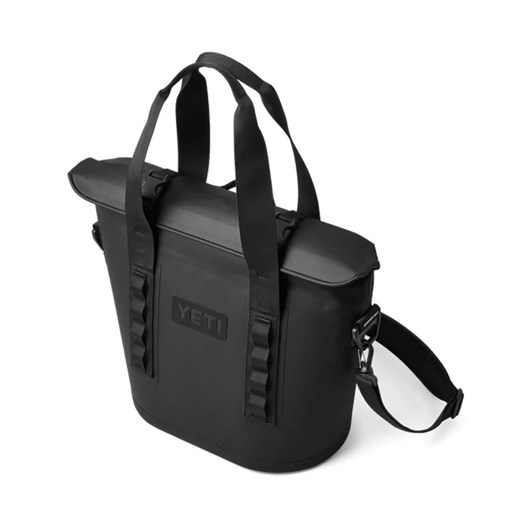 Hopper M15 Cooler i farven sort set fra en skrå vinkel