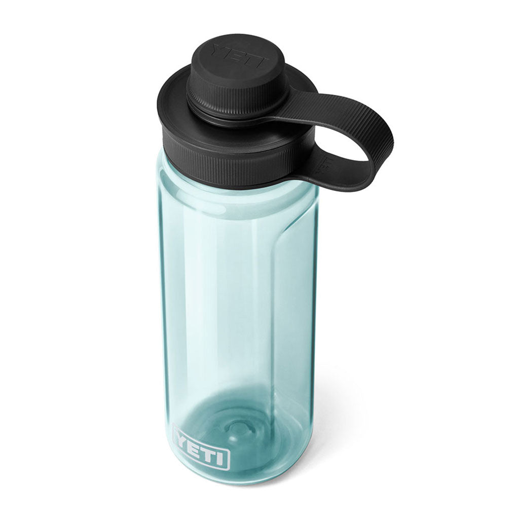 Yonder .75L Tether Bottle i farven Seafoam set fra en skrå vinkel