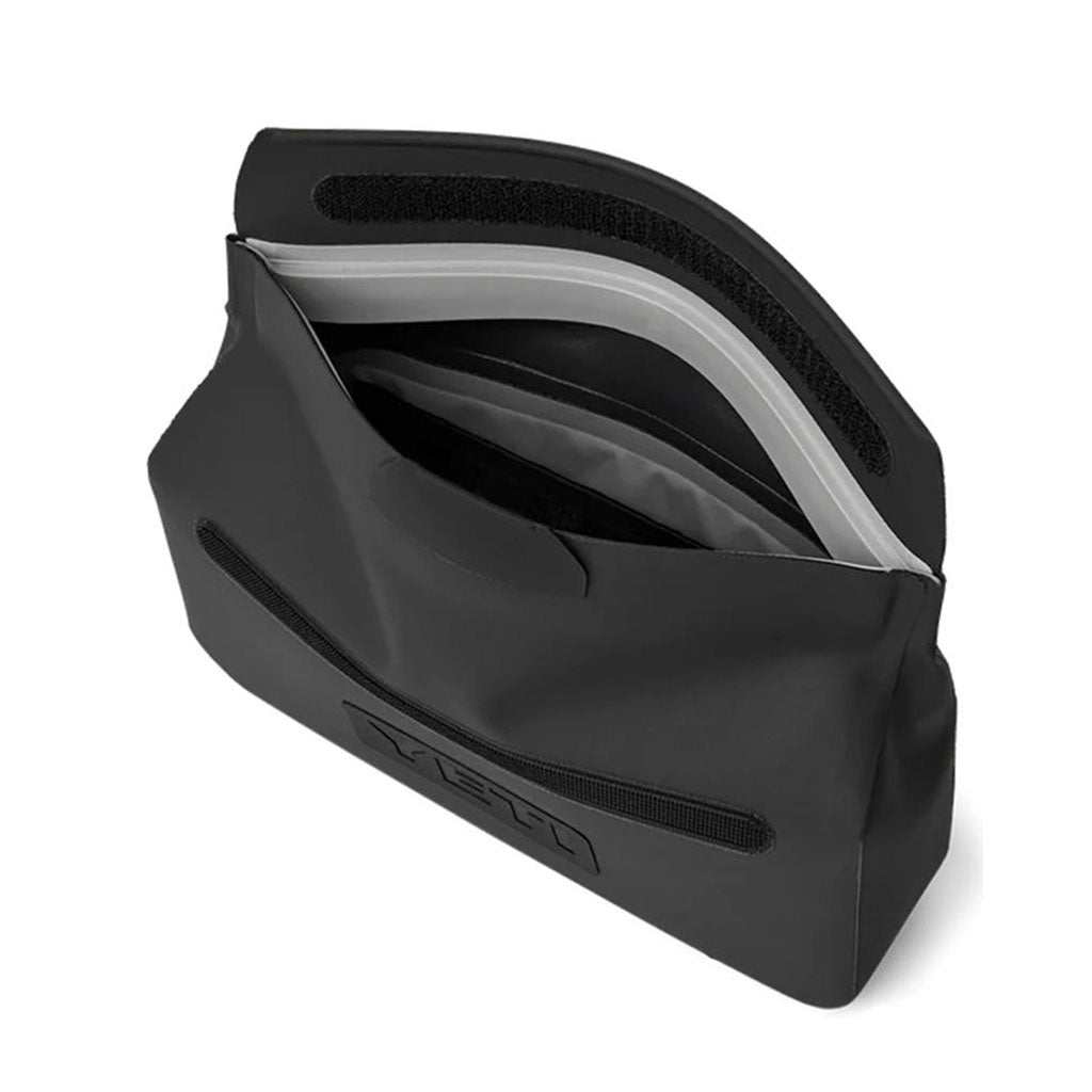 Sidekick Dry 1L sort set fra en skrå vinkel