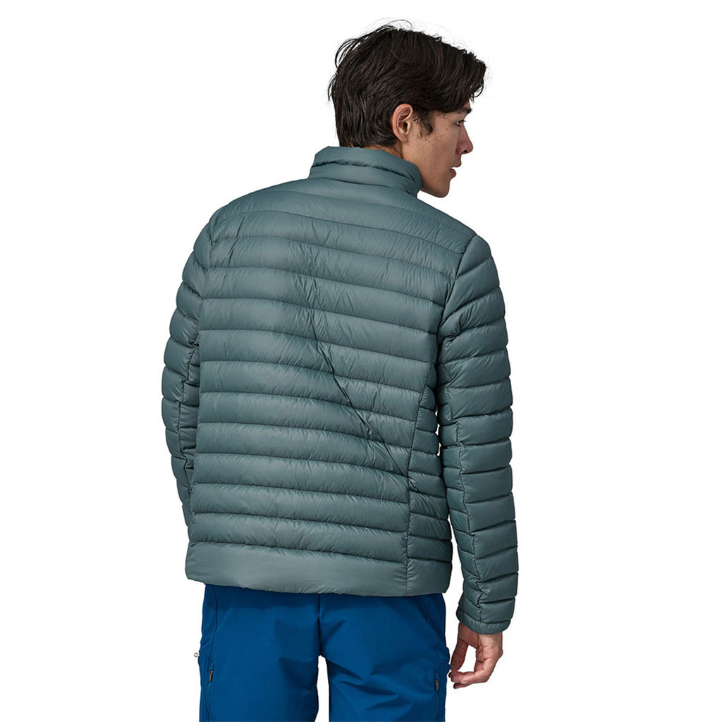 En Jakke, Down Sweater i farven Nouveau grøn set bagfra