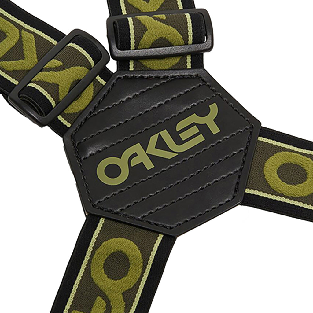 Factory Suspenders i farven New Dark Brush/Fern nærbillede af logo