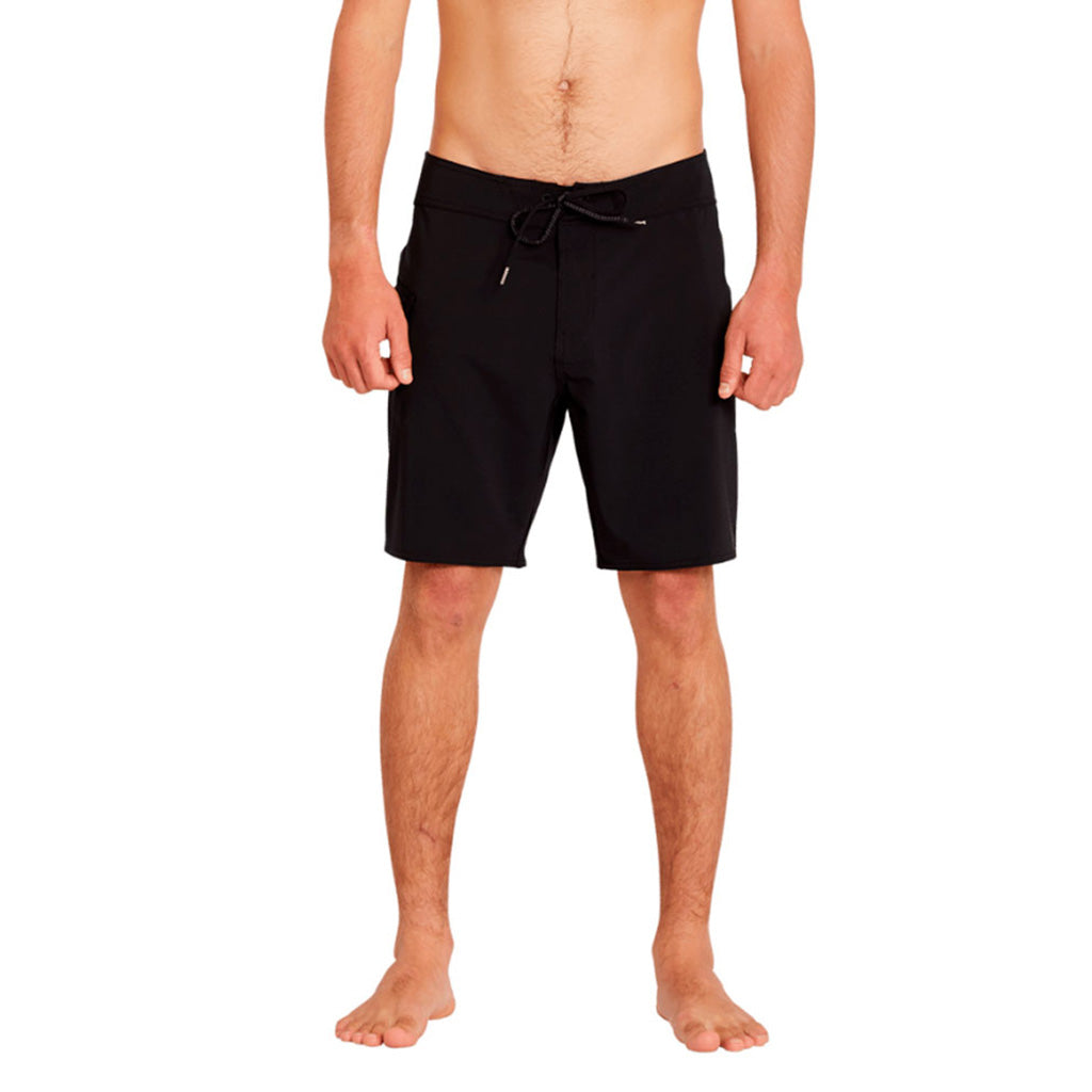 Lido Solid Mod 18 Shorts i farven sort set forfra