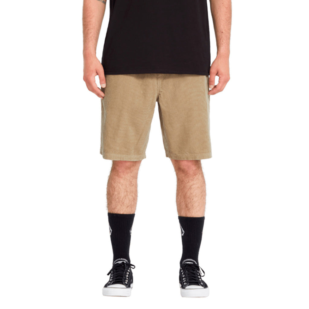 Outer Spaced 21 Shorts i farven Khaki set forfra