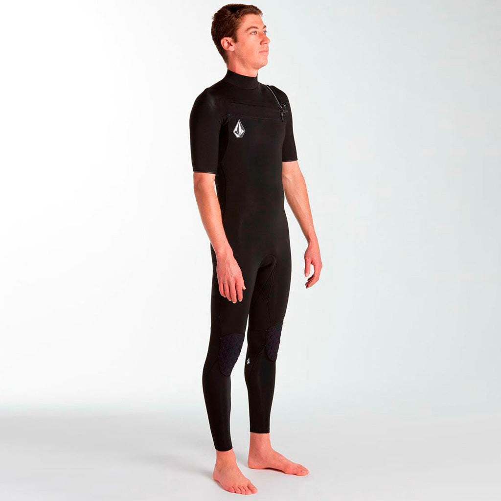 En Våddragt, 2/2mm S/S Fullsuit i farven sort set fra venstre side