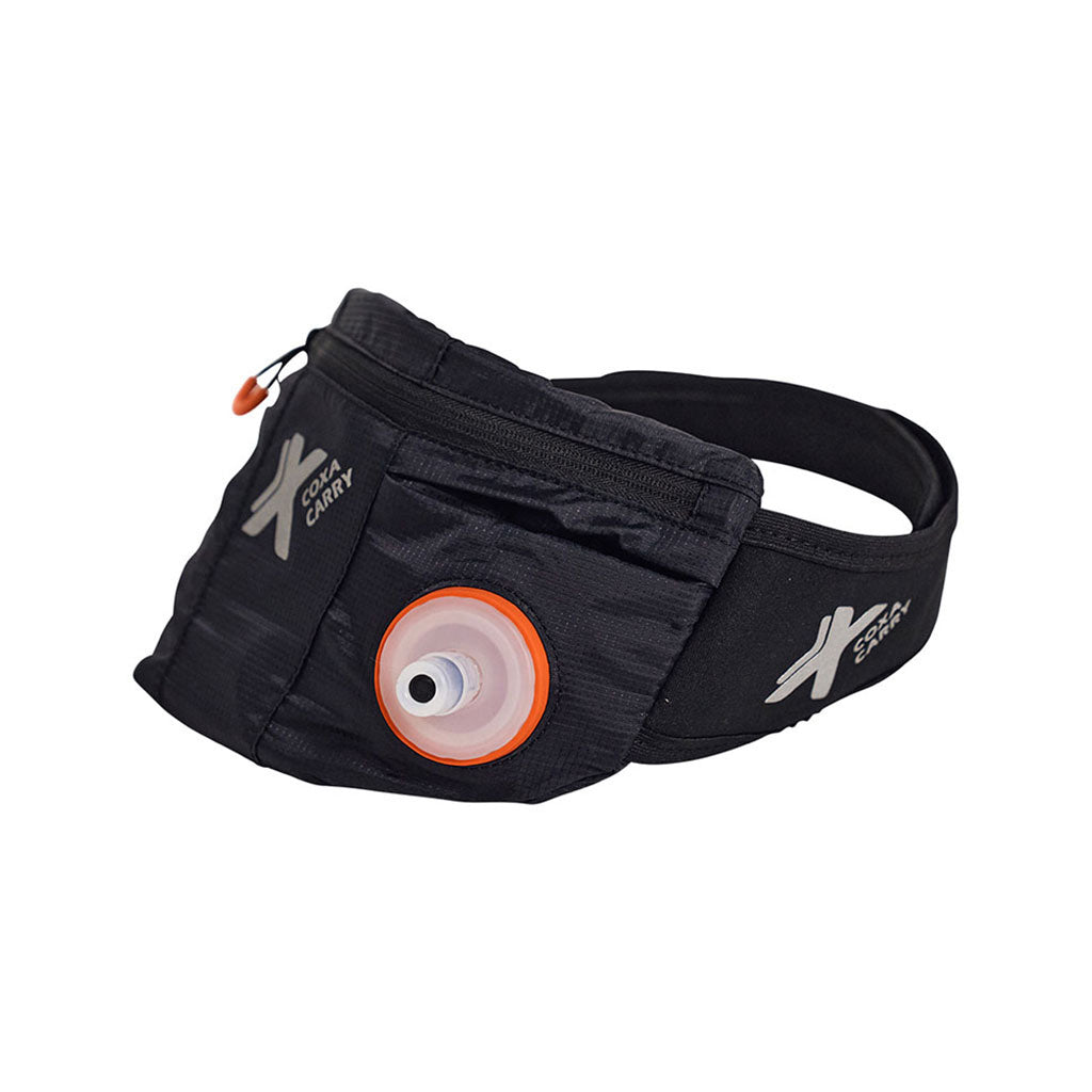 Coxa Wm1 Waistbelt With Softflask 650Ml i farven sort set fra en skrå vinkel