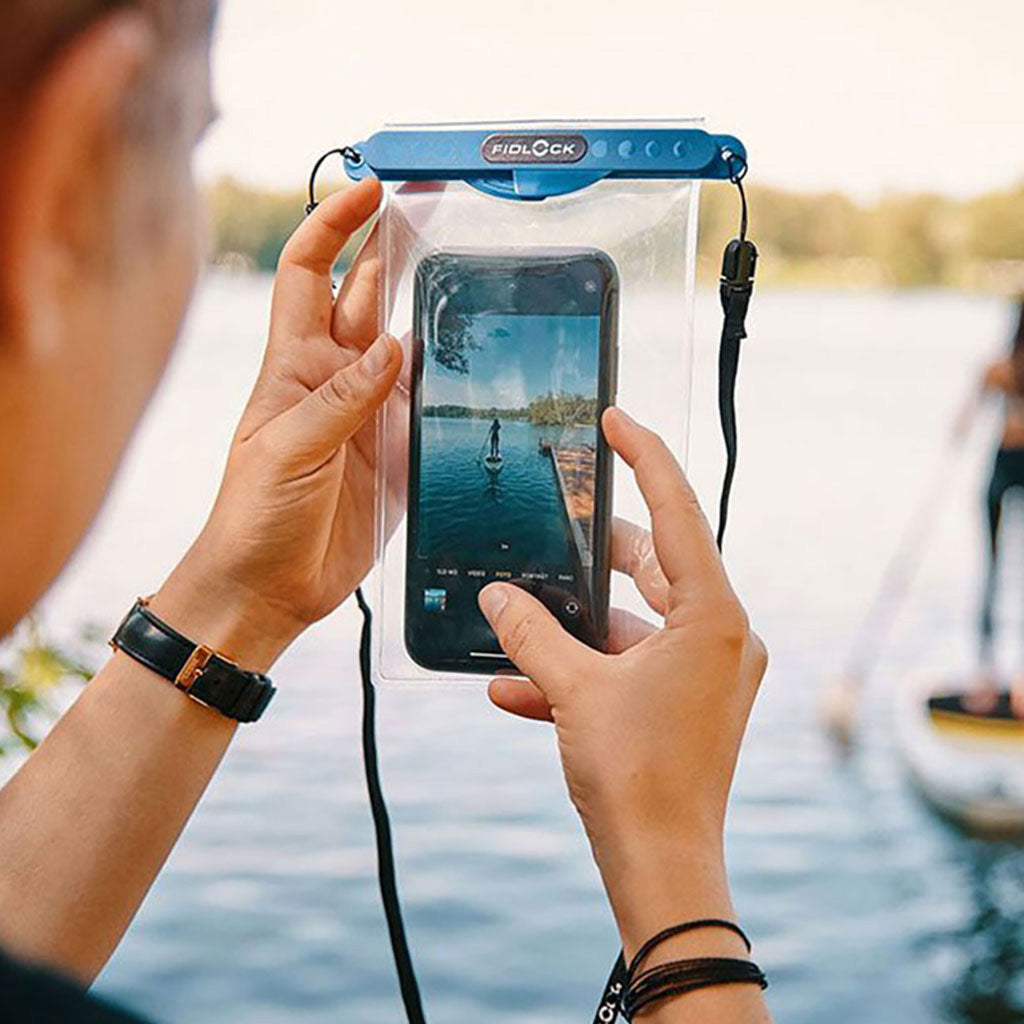 Dry Bag Medi i farven blå / Transparent set bagfra