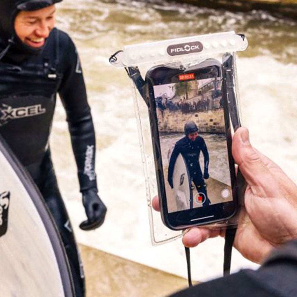 Dry Bag Medi i farven Transparent set i omgivelser