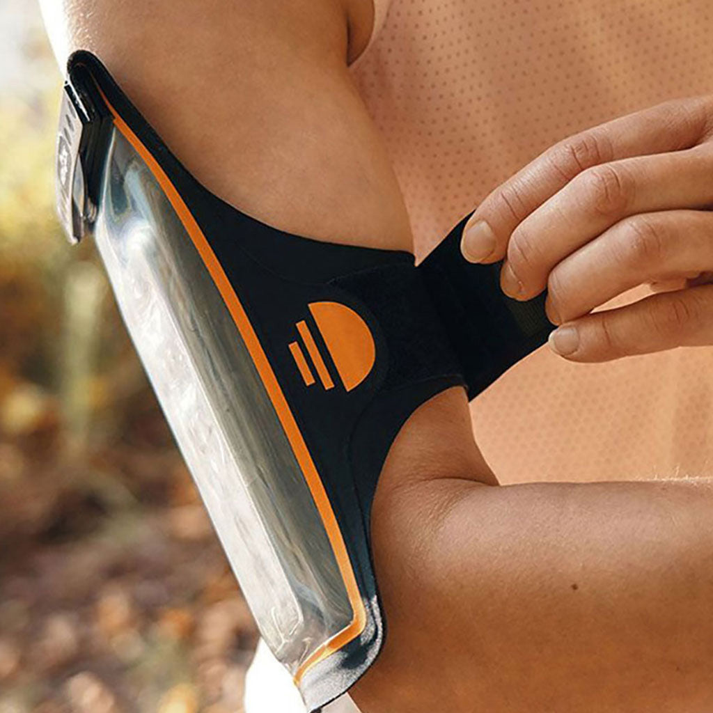 Armband x i farven sort / Transparent set i omgivelser