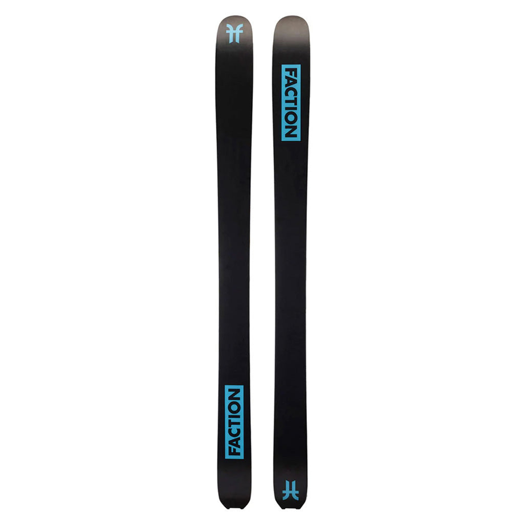 En Ski, Agent 4 i farven Collab Pow set forfra