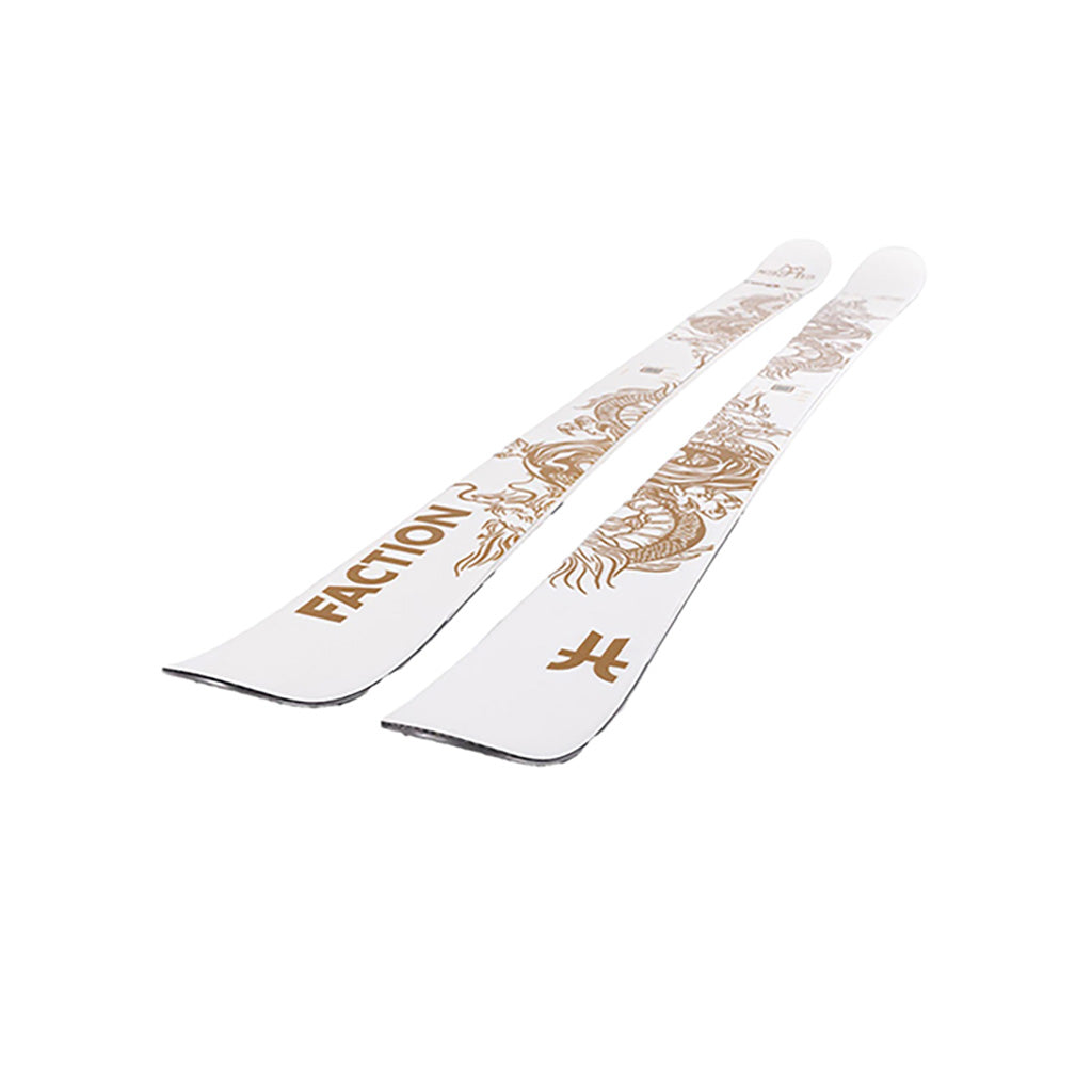 Studio 0 GU Limited Edition Ski set fra en skrå vinkel