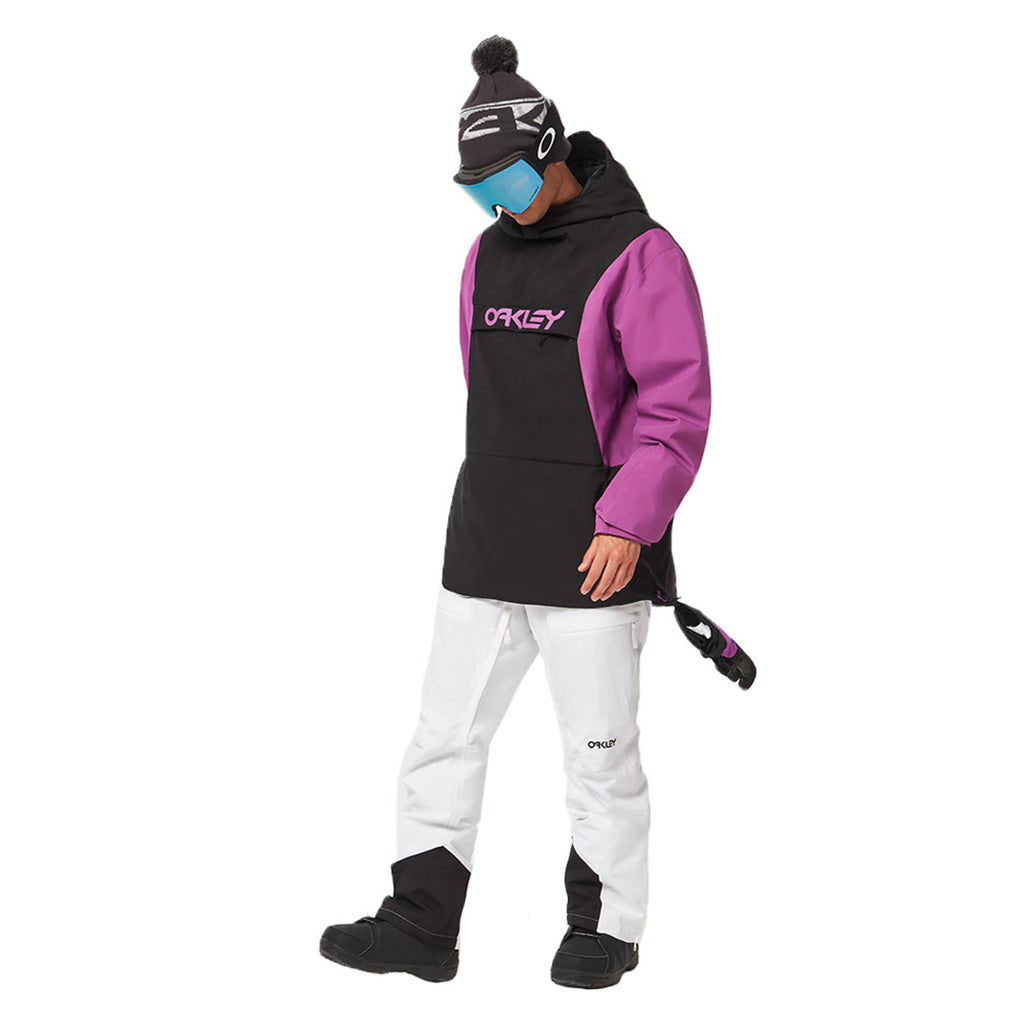 En Anorak, TNP TBT Insulated i farven sortout/Ultra lilla set fra en skrå vinkel