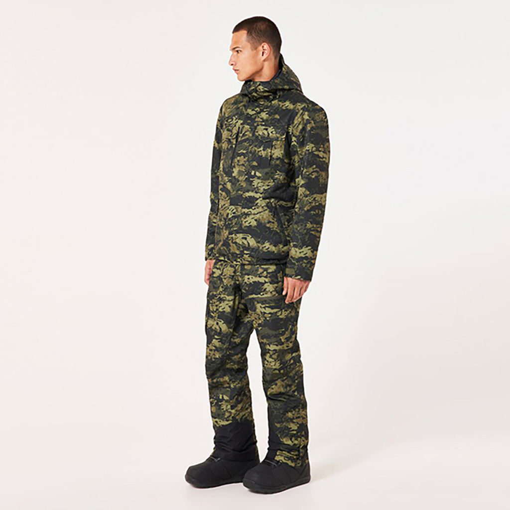 En Skijakke, Core Div. RC Insulated i farven Tiger Camo grøn set fra venstre side