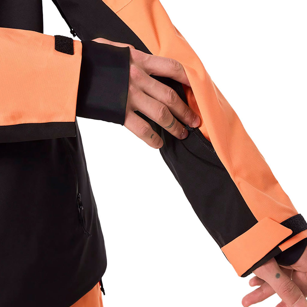 En Skijakke, TC Skull røduct Shell i farven sortout nærbillede