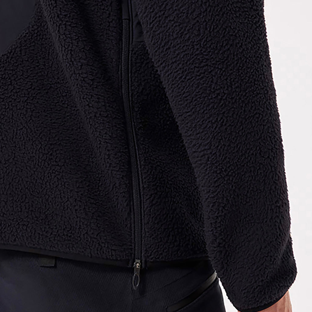 En Fleece, Latitude Flex Sherpa i farven sortout nærbillede